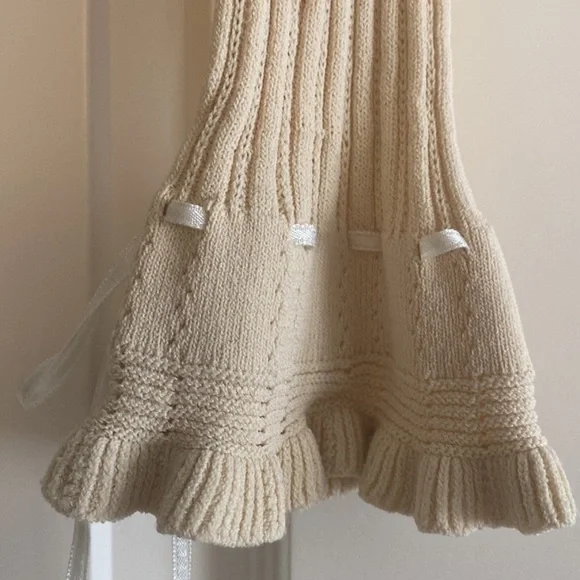 🕊️Vintage // Ruffle Knit Top🕊️ - Picture 4 of 8